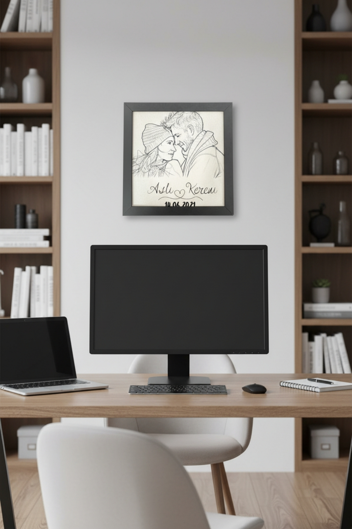 Kişiye Özel Karakalem Tablo | 25x25 cm Kare Çerçeveli | UV Baskılı Ahşap | Anı & Portre